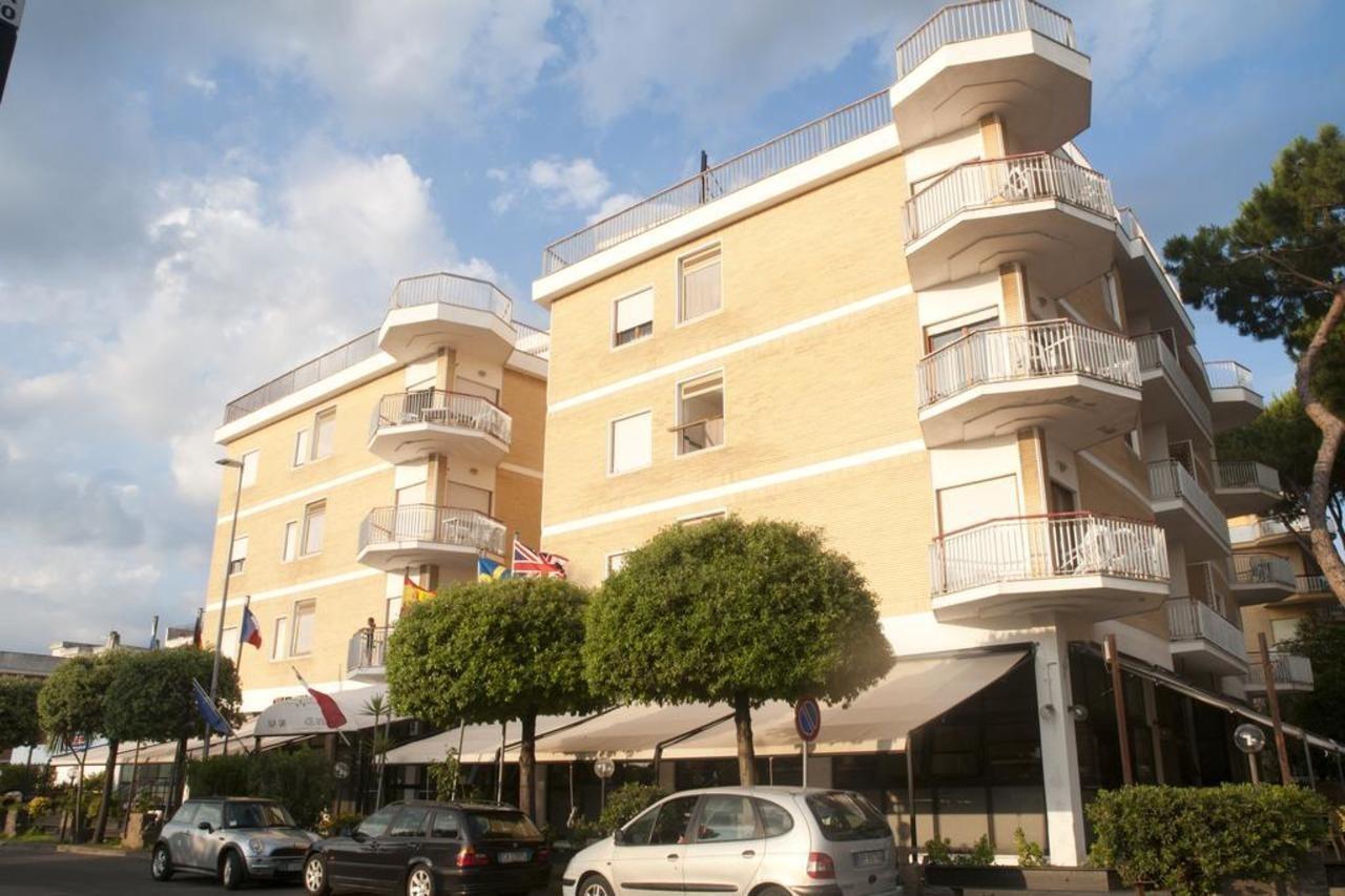 Residence Riva Gaia Terracina Eksteriør bilde