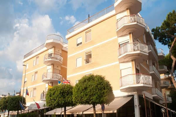 Residence Riva Gaia Terracina Eksteriør bilde